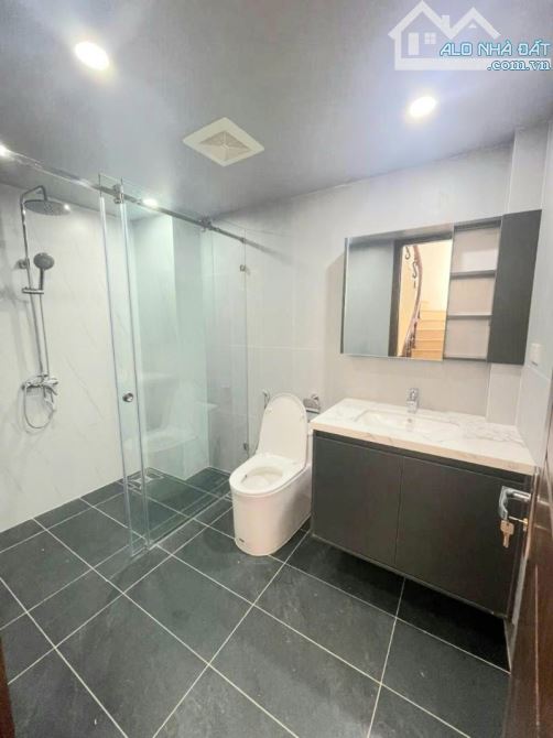 BÁN NHÀ TRUNG TÂM THANH XUÂN 65M 4 TẦNG Ô TÔ QUA CỬA GIÁ CHÀO HƠN 10 TỶ - 3