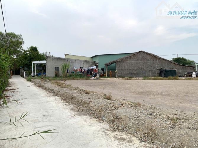 DT 782m mặt tiền đường bê tông. Đất cây lâu năm. Cách đường bà xán 100. - 3