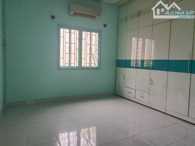 GIẢM SỐC HƠN 1TỶ  QUẬN 8 GIÁP Q1, Q5 BÁN GẤP  MẶT TIỀN KINH DOANH HƯNG PHÚ  GIÁ CHỈ 11.5 - 3