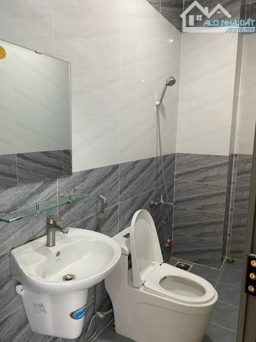 Bán nhà HXH bàn cờ 8m khu chợ K26 Lê Thị Hồng p17, Gò Vấp 4.5x18 trệt 2 lầu giá 12.5 tỷ - 3