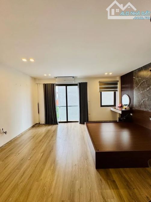 Đàm Quang Trung 42m T6 mt 4.9m- 11.6 tỷ ô tô vào nhà, gara ô to thang máy - 3