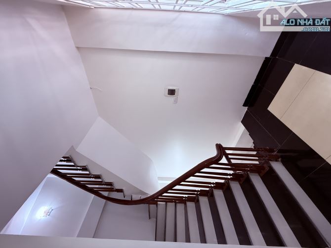 CHỈ 9 TỶ ĐÌNH THÔN CÓ NGAY 35m2 X 5 TẦNG  - DÂN XÂY NHÀ MỚI - LÔ GÓC - Ô TÔ - KINH DOANH - 3