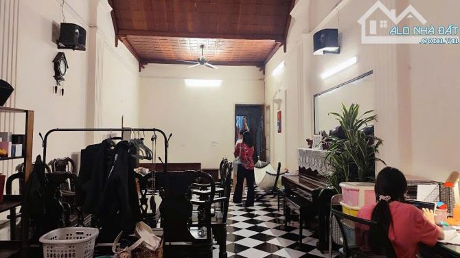 Mặt phố Hàng Mã thu hút khách Tây, kinh doanh sầm uất, 98m2, 2 tầng, mặt tiền 6m, 79 tỷ - 3