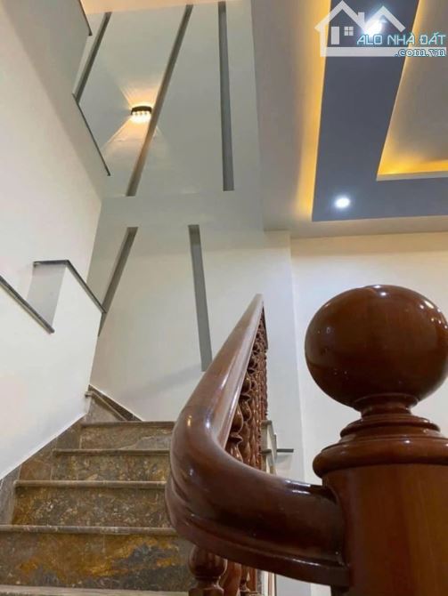 Nhà 2 tầng Nguyễn Hoàng, chỉ nhỉnh 3 tỷ - 3