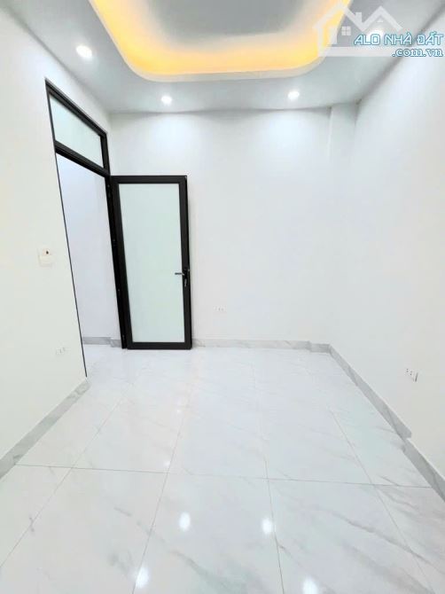Phố Tân Mai_2 tầng x 45m_ Ô tô đậu cửa_ Sổ 37m_ Đầy đủ công năng_ Ở ngay - 3
