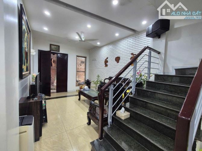SIÊU HIẾM BÁN NHÀ 3 TẦNG PHỐ KHƯƠNG TRUNG, NGAY GẦN NGÃ TƯ SỞ, 45M2 GIÁ HƠN 4 TỶ - 3
