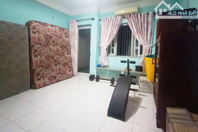 Bán nhà Lê Văn Sỹ, 5 Tầng BTCT 3.9m x 11m 5 phòng ngủ, gần Mặt tiền - Giá 9 tỷ TL - 3