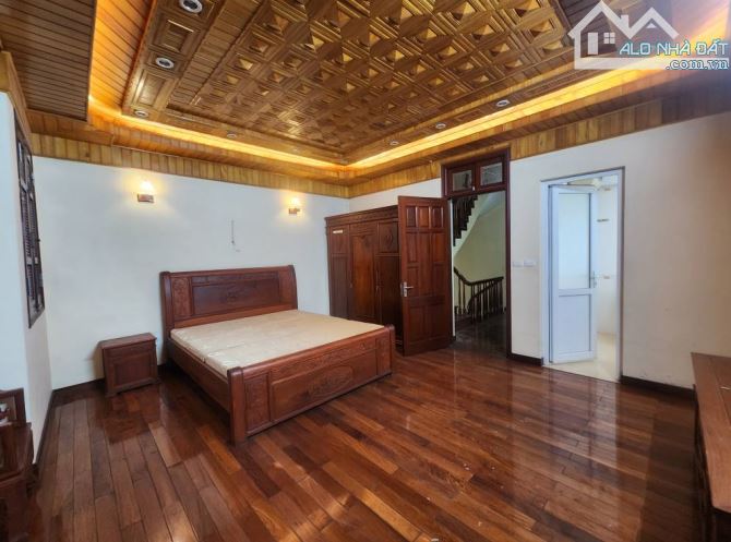 BÁN NHÀ LÔ GÓC XUÂN QUỲNH VĂN KHÊ HÀ ĐÔNG – 111M2 – MT 21M – 3 OTO TRÁNH – VỈA HÈ – 39 TỶ - 3
