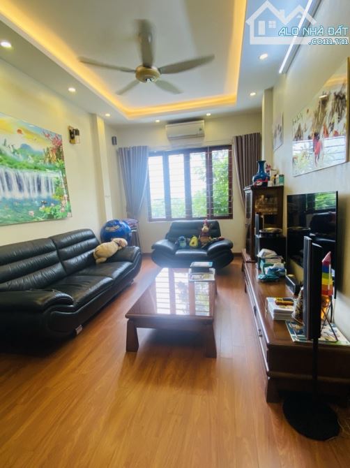 🔥SIÊU PHẨM GIANG BIÊN – PHÂN LÔ Ô TÔ TRÁNH – VỈA HÈ 2 BÊN – 5 TẦNG TO NHƯ BIỆT PHỦ‼️ 💥 - 3