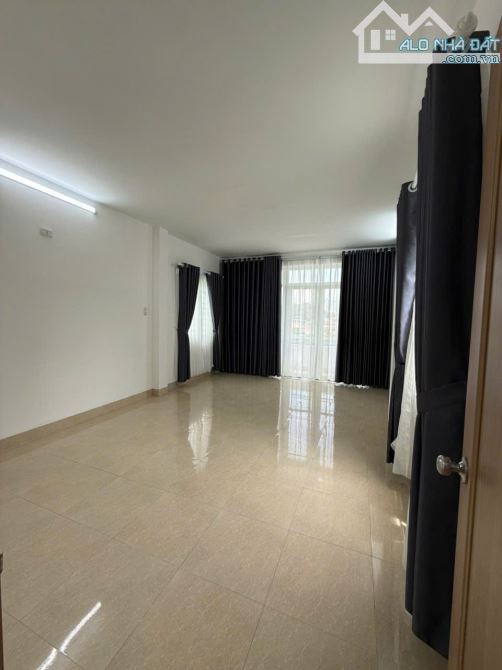 Cho thuê nhà 4 tầng kiệt ô tô Hoàng Diệu, Hải Châu, Đà Nẵng - Diện tích 55m2. Giá 15 triệu - 3