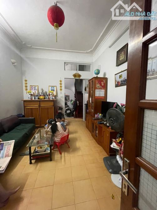 BÁN NHÀ NGUYỄN TRÃI SÁT NGÃ TƯ SỞ - GIÁ ĐẦU TƯ - GẦN Ô TÔ - 3
