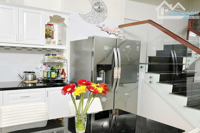Bán nhà Nguyễn Kiệm Phú Nhuận, 4m x 19m 4 Tầng nhà đẹp, Xe hơi đậu cửa - Giá 12.8 tỷ TL - 3