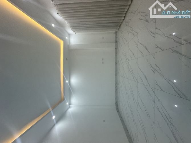 NHÀ PHỐ GẦN TRỊNH VĂN BÔ 35M² - 5 TẦNG - GIÁ 5,3 TỶ RA ĐƯỜNG Ô TÔ TRÁNH 10M. - 3