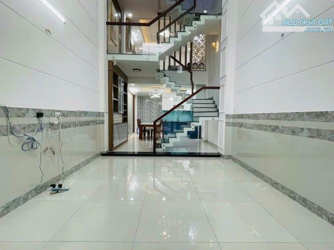 Đi nước ngoài định cư bán gấp nhà ở đường Trần Minh Quyền, phường 10, quận 10, giá 2 tỷ 75 - 3