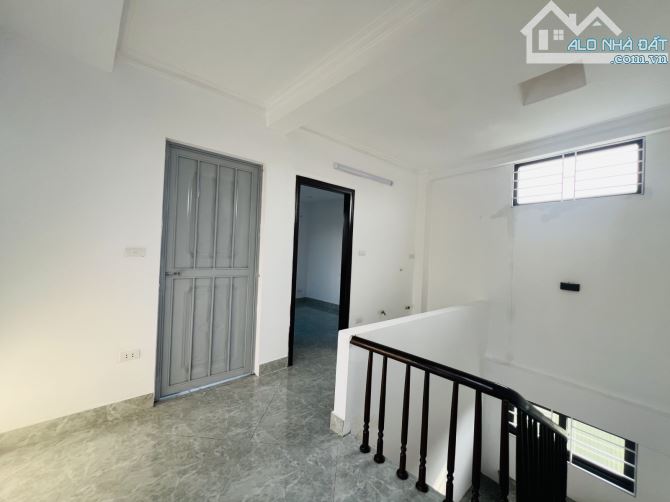ĐẠI TỪ , 31M2 x 5T MỚI TINH , MẶT TIỀN 6M , 3PN RỘNG , NGÕ NÔNG , GẦN HỒ , 6,6 TỶ - 3