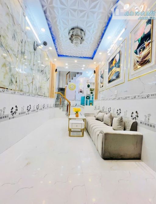 Bán nhà mặt tiền hẻm 1886 Huỳnh Tấn Phát, NB, Dt 3x9,5m, 3 lầu. Giá 2,79 tỷ - 3