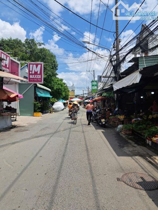 GẤP BÁN, NHÀ MẶT TIỀN CHỢ XÓM NGHÈO, NHÀ PHỐ DĨ AN, ĐANG CHO THUÊ DÒNG TIỀN HƠN 20 TR/TH - 3