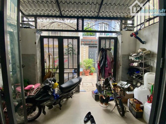 Bình Tân, gần Mặt tiền tên Lử, kế chợ, Hẻm ô tôthông, Nhà 3 Tầng,68 m2, giá rẻ. - 3
