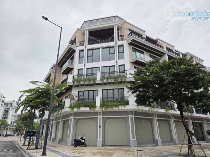 CẦN BÁN GẤP LIỀN KỀ VIP KĐT THE MANOR - LÔ GÓC 3 MẶT THOÁNG - VỊ TRÍ CỰC ĐẸP - KINH DOANH - 3