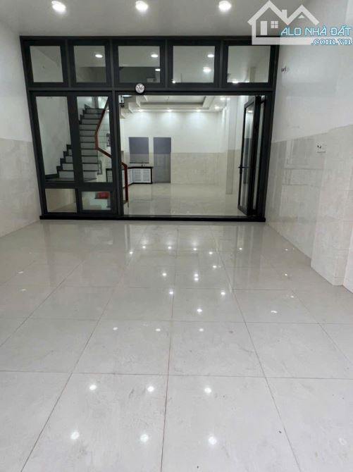 NGỢP BANK 5 TỶ- BÁN 5TỶ65 80M2- HẺM 7M-Ô TÔ NGỦ NHÀ - 3