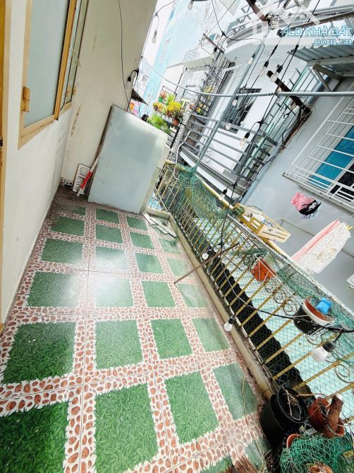 Nhà 2 tầng nở hậu hẻm thẳng Dương Bá Trạc P2Q8. Giá 4,18 tỷ TL - 3