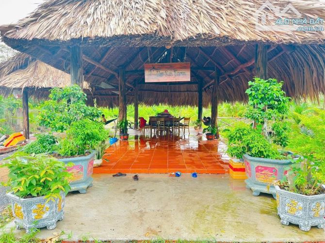 Bán gấp nền thổ nhà vườn Vĩnh Thanh Nhơn Trạch giá rẻ 4,6TY/1850M. SR chính chủ, đường 6m - 3