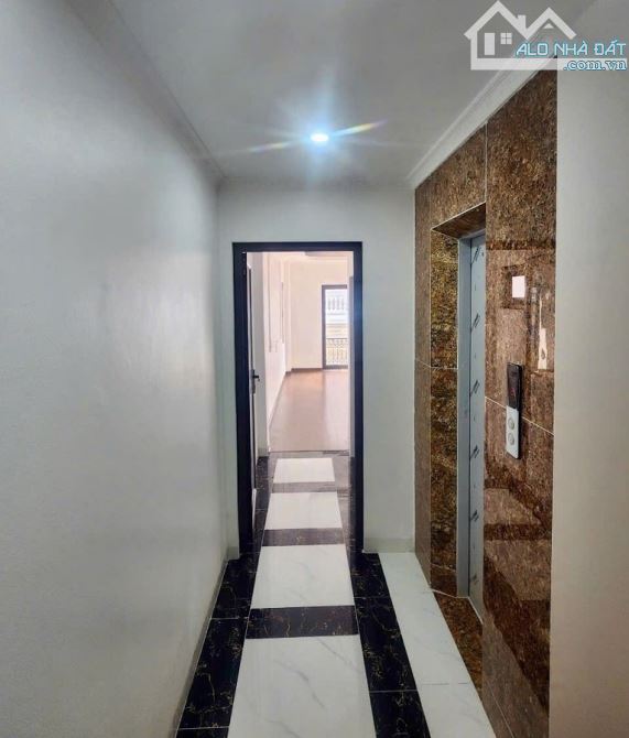 *NHÀ ĐẸP ! HIẾM 30M2 - 5 TẦNG - THANG MÁY, Ô TÔ ĐỖ CỬA, PHÚ DIỄN - BẮC TỪ LIÊM - 3