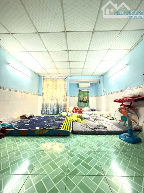 CẦN BÁN NHÀ ALO ALO CHỈ 2.4 TỶ.NGAY CHỢ ĐÔNG THẠNH - NHÀ 2 TẦNG - 62M2 - Ô TÔ ĐỖ CỬA - MẶT - 3