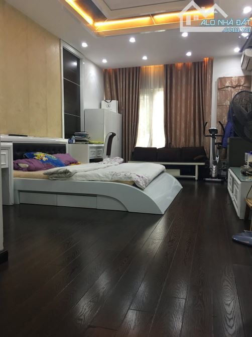 💥Bán nhà Đống Đa - Thái Thịnh, lô góc, ô tô vào nhà, 51m2 x 4 tầng, MT 3.4m. Giá 14.65 tỷ - 2