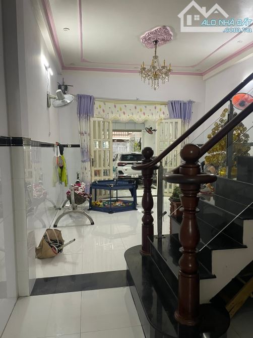 Bán nhà lầu kiên cố, 4p ngủ, sân để đc 2 xe hơi. Gần chợ Bình Điềm Phú Hoà - 3