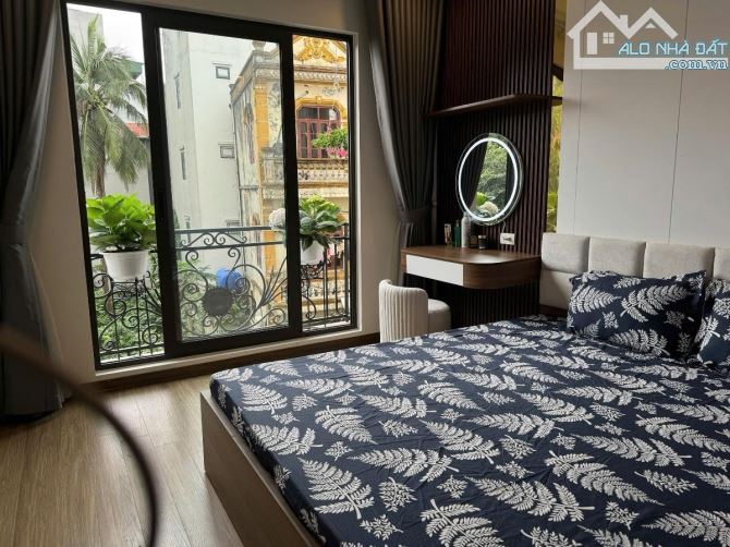 Nhà đẹp ở trung tâm Nguyễn Văn Cừ - ô tô vào nhà- 7,9 tỷ - 3
