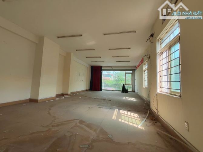 CHO THUÊ NHÀ NC MẶT PHỐ NGUYỄN VĂN CỪ VỈA HÈ,170m,7tầng,có Thang máy,KD ,Vp,Trung tâm - 3