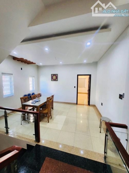 NHÀ 3 TẦNG MT ĐƯỜNG 7,5M - DT 115M2 - CHỈ NHỈNH 7 TỶ - 4