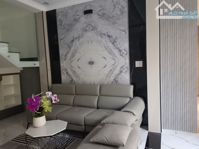 Bán nhà ngay trung tâm thị trấn Hóc Môn giá 3,5 tỷ - 4