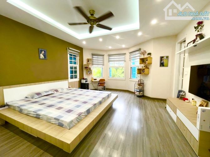 BIỆT THỰ PHỐ NGỌC THUỴ DT430M 3T CHỈ NHỈNH 60TỶ Ô TÔ TRÁNH CẠNH HỒ CẠNH VƯỜN HOA HỒNG TIẾN - 4