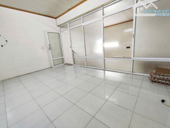Spcc Chỉ Bán Trong 10 Ngày. Nếu bán không được Đập Xây mới 🏡🏡🏡 Địa chỉ 71 Đông Khê - Ng - 4