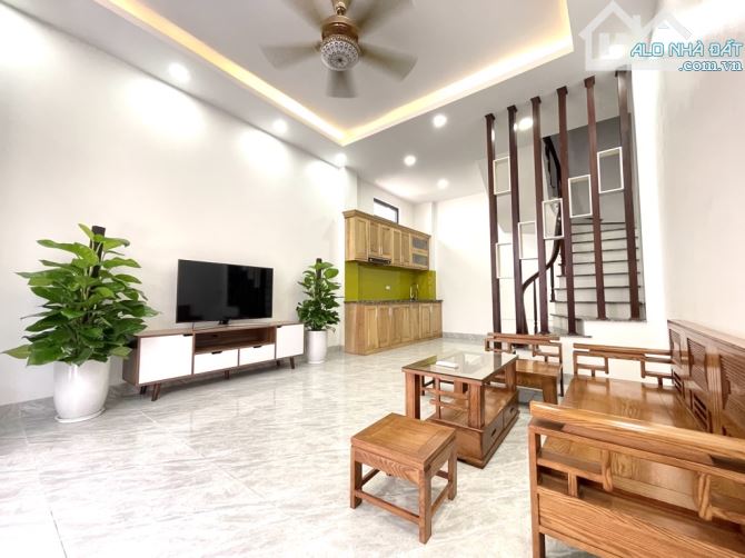 Bán nhà Thịnh Quang Đống Đa lô góc dân xây 2 thoáng nhà đẹp ở ngay gần ô tô 35m giá 9.1  t - 4
