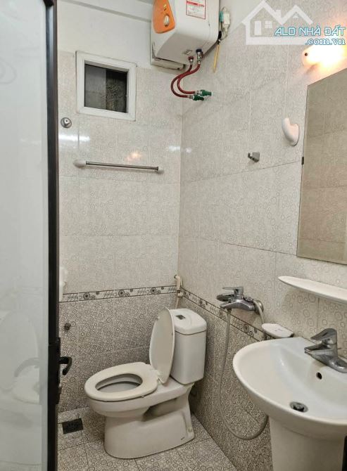CẦN BÁN GẤP NHÀ ĐẸP 33M2, 6.83 TỶ TẠI CẦU GIẤY, HÀ NỘI - NGÕ THÔNG- FULL NỘI THẤT- 5T - 4