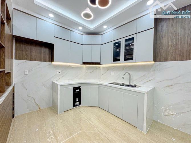 Bán nhà đẹp liền kề KDC Him Lam Tân Hưng - Ngang 5m - Full Nội Thất SHR - 4