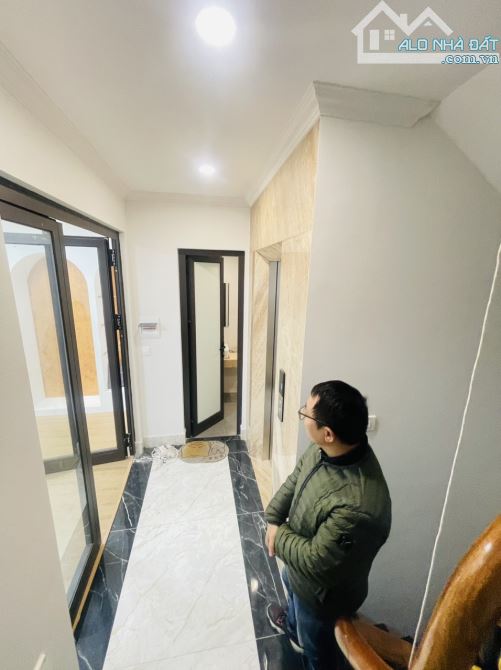 Nhà mặt phố Nguyễn Khang - Cầu Giấy. Diện tích 90m2 x 7 tầng thông sàn có thang máy - 4
