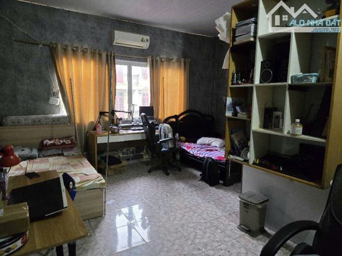 MẶT PHỐ PHAN ĐĂNG LƯU - VỈA HÈ - KINH DOANH - CONTAINER TRÁNH - MẶT SAU Ô TÔ TRÁNH - 4