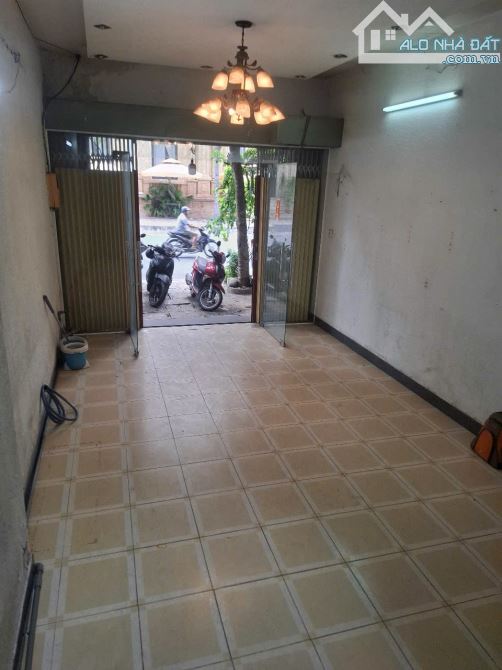 Cho thuê nguyên căn mặt tiền đường Kinh doanh Tên Lửa tân tạo, Bình Tân.  Dt 4x16. 4 tấm - 4