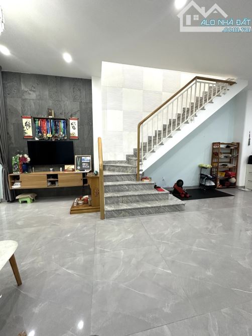 GẤP BÁN NHÀ 2 TẦNG 105M² CHỦ 8 Đ THƯƠNG LƯỢNG - 4