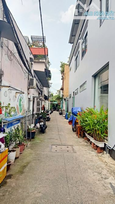 Bán NHÀ NGUYỄN HỮU TIẾN GẦN MẶT TIỀN- 66m2, ngang ~6m, GẦN CHỢ, CLB THỂ THAO CHỈ 5 TỶXX - 4