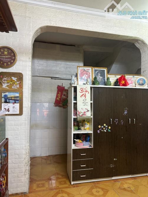 Bán nhà Nguyễn Trãi khu phân lô cán bộ ô tô đỗ cửa ô tô vào nhà căn góc 2 mặt thoáng  DT 4 - 4