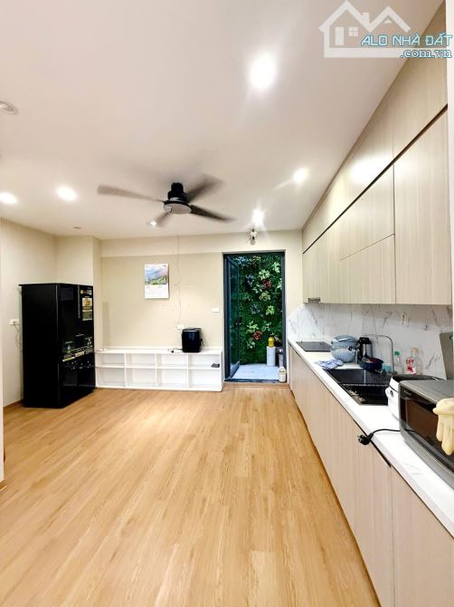 Nhà 4 tầng 4 ngủ phố VIP Ngọc Lâm - Gara ô tô - Đường thông thoáng - Tiện ích vô vàn - 4