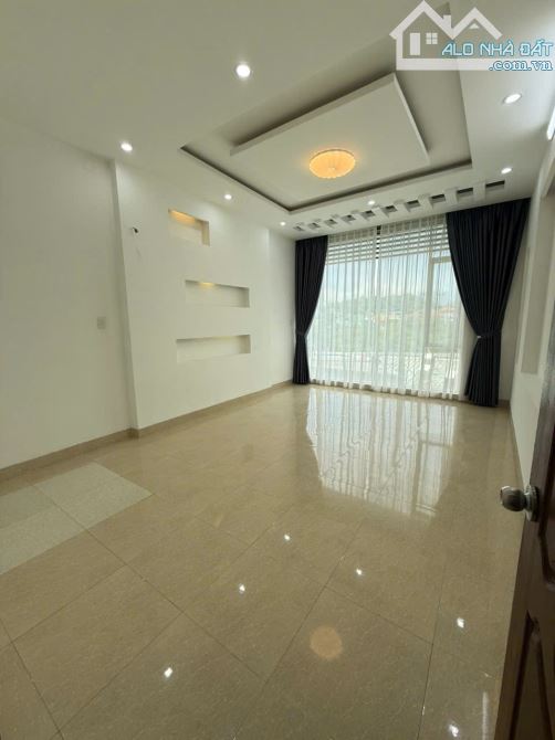 Cho thuê nhà 4 tầng kiệt ô tô Hoàng Diệu, Hải Châu, Đà Nẵng - Diện tích 55m2. Giá 15 triệu - 4
