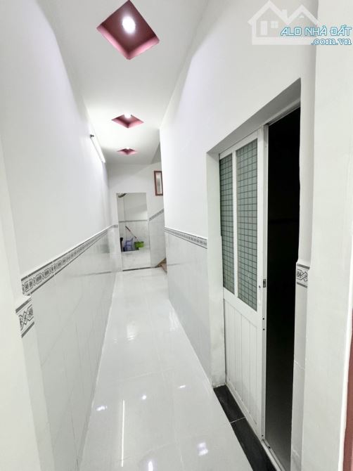 CẦN BÁN NHÀ AN DƯƠNG VƯƠNG-100M2-2TẦNG-3PN-HXH THÔNG-OTO ĐỖ CỬA-GIÁP Q6,Q8,Q11-CHỈ 4.X TỶ - 4