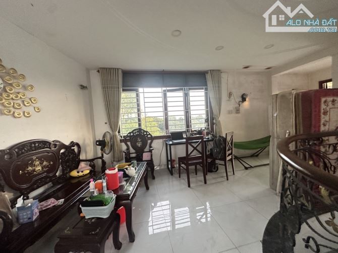 Biệt Thự 3 tầng Mặt tiền đường LIÊN KHU 2-5 phường HT Q12 dt 512m2 (5,5mx40m) Đường 10m - 4