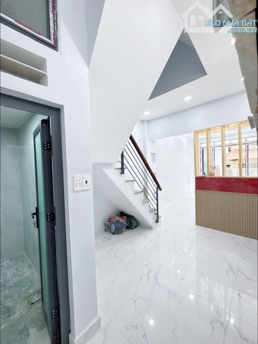 BÁN NHÀ MỚI 3 TẦNG HẺM XE HƠI Hoàng DIỆU Q.4 NHỈNH 6TY - 4